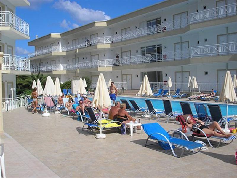 Chrissy's Paradise 3*