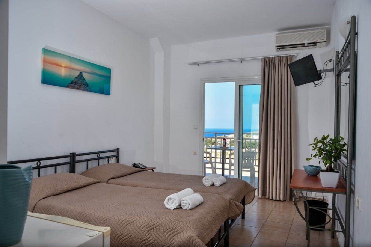 Chrissy's Paradise 3*